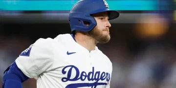 Hernández pega jonrón de 2 carreras: Dodgers se imponen 3-1 a Marlins