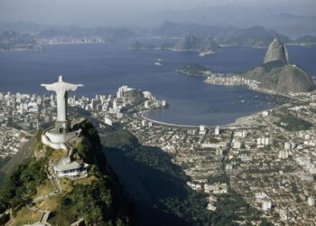Cristo Redentor Ilumina Autobiografía del Papa Francisco