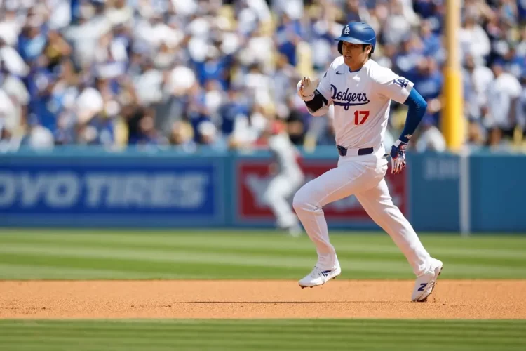 Ohtani brilla con dos jonrones en la victoria de los Dodgers sobre los Bravos