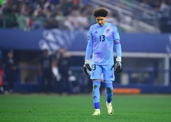 Luis García celebra la ausencia de Memo Ochoa en Selección Mexicana
