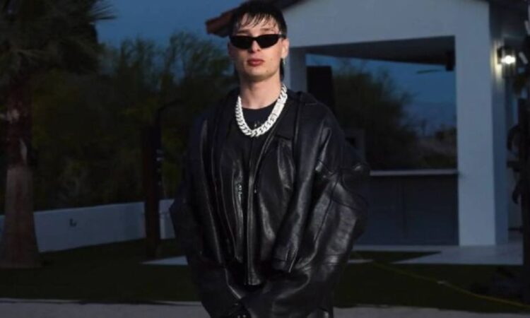 Peso Pluma anuncia las canciones de su próximo disco