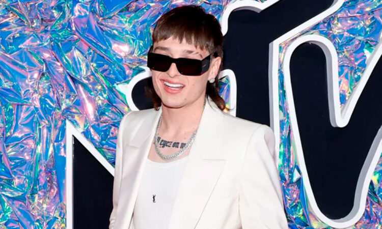 Revelan el contenido del esperado disco “Éxodo” de Peso Pluma