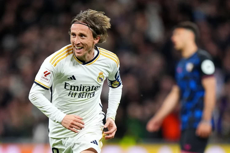 Modric persigue el récord de longevidad de Puskas