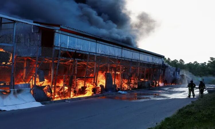 Rusia bombardea supermercado en Ucrania; deja dos muertos