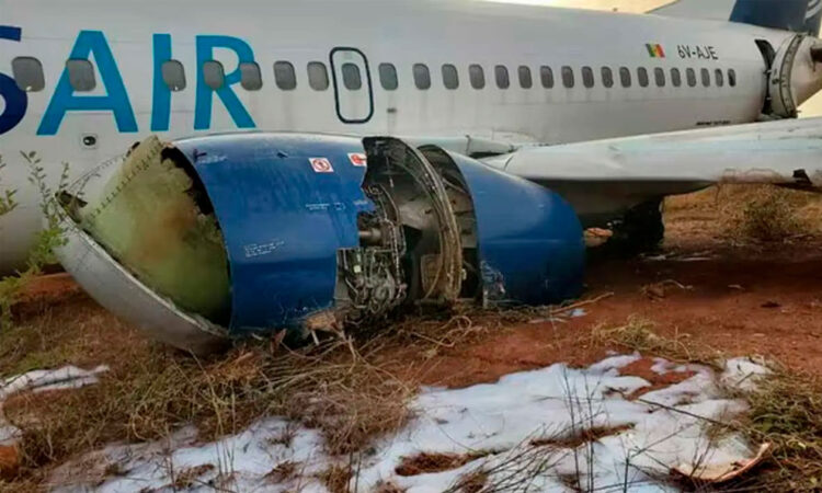 Boeing 737 se desploma durante despegue en Senegal