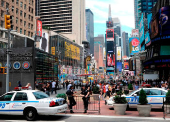 Condenado a 27 años de cárcel el agresor de policías en Times Square durante Nochevieja