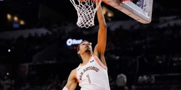 Victor Wembanyama gana el premio al Novato del Año en la NBA