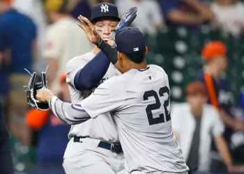 Cuadrangular de tres carreras de Anthony Rizzo impulsa la victoria de los Yankees