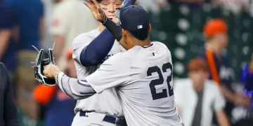 Cuadrangular de tres carreras de Anthony Rizzo impulsa la victoria de los Yankees