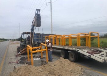 Instalan alumbrado en corredor industrial de Altamira