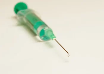 Cofepris alerta por falsificación del medicamento Dolo-Neurobión Forte DCS solución inyectable