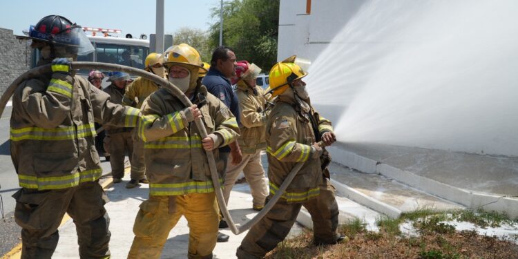 Fortalece la UAT medidas y cultura de protección civil para actuar en emergencias en Escuelas