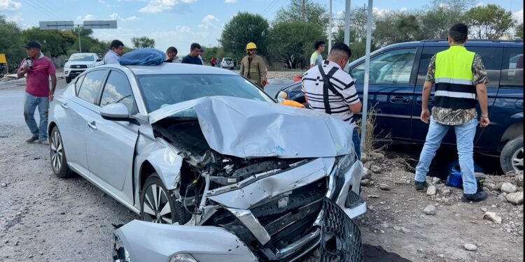 Fuerte choque en cruce de carreteras “Rumbo Nuevo” y Victoria-El Mante, siete heridos