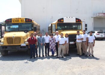 Recibe CONALEP Victoria donación de dos autobuses escolares