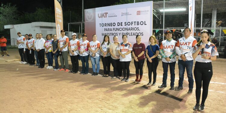 Inaugura el rector Dámaso Anaya el Torneo de softbol para Funcionarios, Maestros y Empleados de la UAT