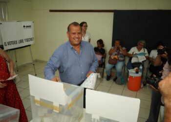 Llama Óscar Almaraz a votar con libertad