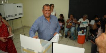 Llama Óscar Almaraz a votar con libertad