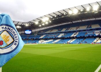 Manchester City demanda a la Premier League por norma de transacciones