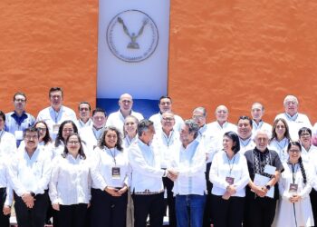 Educación debe rehumanizar a sociedad y apoyar a jóvenes en México: Américo Villarreal