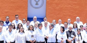 Educación debe rehumanizar a sociedad y apoyar a jóvenes en México: Américo Villarreal