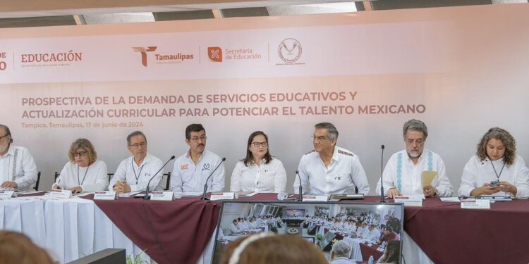 Analizan en Tampico retos de la educación superior y seis estados del país