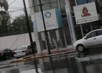 Retiran cables de alta tensión caídos en calles 14 y Carrera Torres en Cd. Victoria