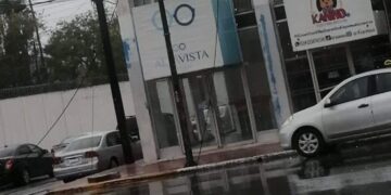 Retiran cables de alta tensión caídos en calles 14 y Carrera Torres en Cd. Victoria