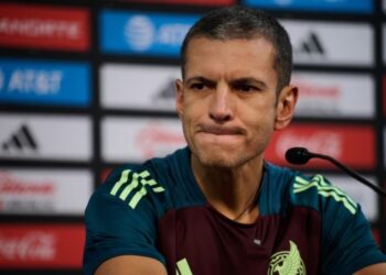 Lozano dividirá al Tri para enfrentarse a Uruguay y Brasil