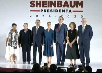 Sheinbaum presenta a parte de su gabinete; Ebrard, a Secretaría de Economía