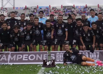 Pachuca golea 3-0 a Chivas en partido amistoso y conquista Copa por la Paz