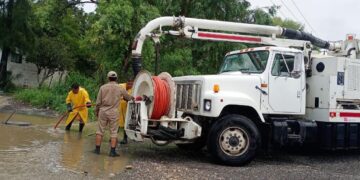 Atienden Protección Civil y Ayuntamiento peticiones de ayuda por daños de tormenta Alberto en Victoria