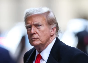 Trump visita el Congreso por primera vez desde 2021