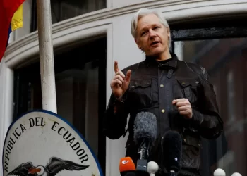 Julián Assange, fundador de WikiLeaks, saldrá de prisión al alcanzar un acuerdo en EU