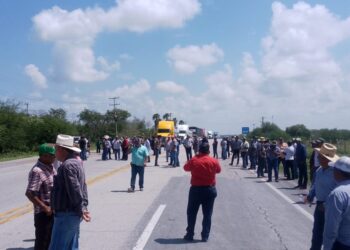 Realizan tercer bloqueo carretero sorgueros de Tamaulipas; exigen respuesta urgente a precio de garantía