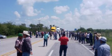 Realizan tercer bloqueo carretero sorgueros de Tamaulipas; exigen respuesta urgente a precio de garantía