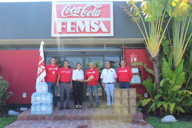 Dona FEMSA más de 5 mil 500 litros de agua y leche al DIF Tamaulipas en beneficio de las familias afectadas por “Alberto”