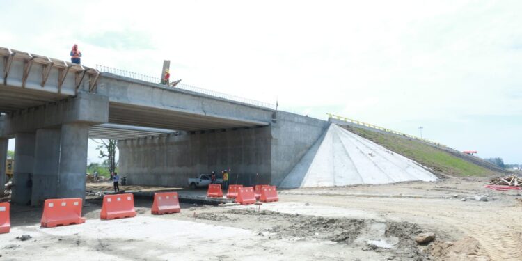 Supervisa Américo Villarreal avances del puente de La Esperanza y del nuevo hospital del ISSSTE