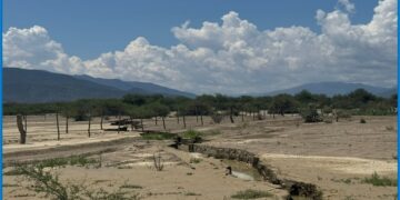 Inician investigación de origen de grieta de 6 kilómetros en cuatro ejidos de Tula