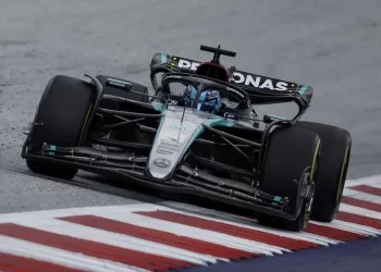 George Russell gana sorpresivamente en Austria; Checo fue séptimo