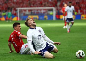 Dinamarca e Inglaterra empatan y dejan todo abierto en el grupo C