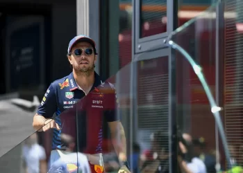 Checo Pérez nombra a Alonso, Stroll y Verstappen como sus amigos en la F1