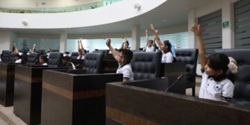 Visitan estudiantes de primaria “Venustiano Carranza” sede del Congreso de Tamaulipas