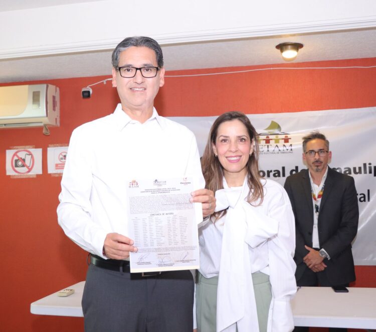Erasmo González recibe constancia de mayoría como alcalde electo de Cd. Madero