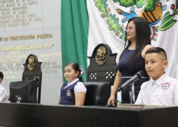 Realizan niños de San Fernando sesión académica en el Congreso de Tamaulipas