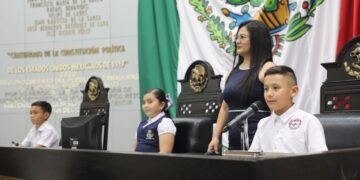 Realizan niños de San Fernando sesión académica en el Congreso de Tamaulipas
