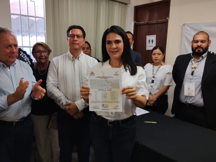 Recibe Mónica Villarreal constancia de mayoría de alcaldesa electa por Tampico, Tamaulipas