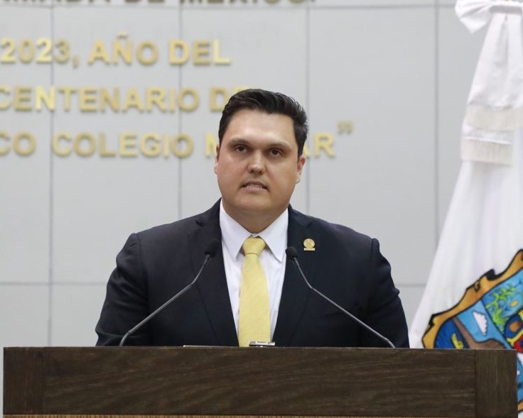 Presenta diputado iniciativa para que trabajadores cuenten con silla laboral