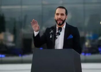 Bukele inicia su segundo mandato con control total y crecientes críticas