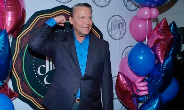 Alfredo Adame detenido por insultos a periodista, pasa seis horas en ‘El Torito