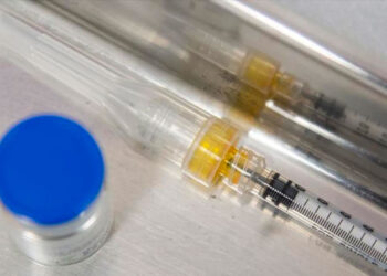 Moderna anuncia vacuna combinada contra gripe y Covid-19 más efectiva